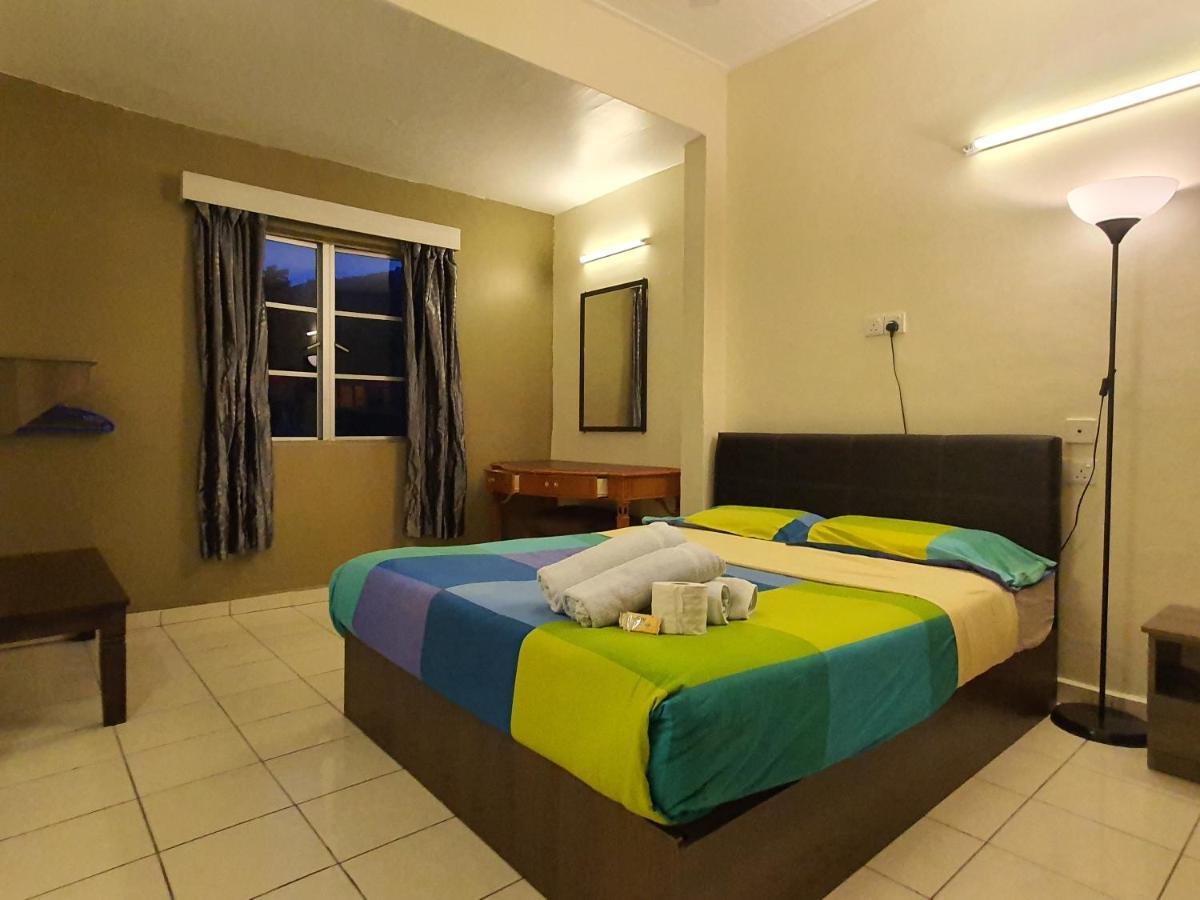 Fathers Guesthouse Танах-Рата Екстер'єр фото