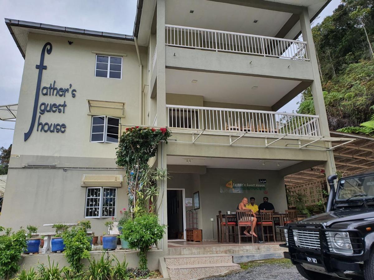 Fathers Guesthouse Танах-Рата Екстер'єр фото